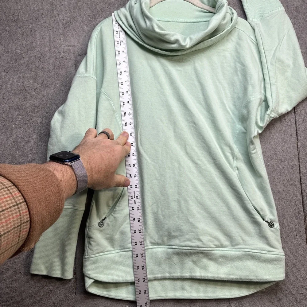Lululemon Women's‎ Light Green Cowl Neck Pullover Hoodie Sweatshirt Size 8